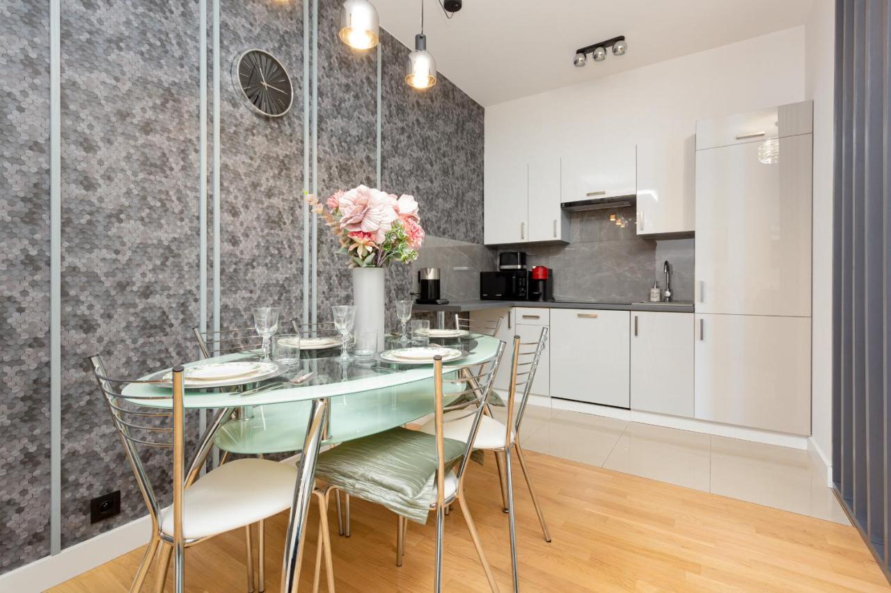 Park Arkadia Apartment With Parking Mokotow By Noclegi Renters Varsovie Extérieur photo