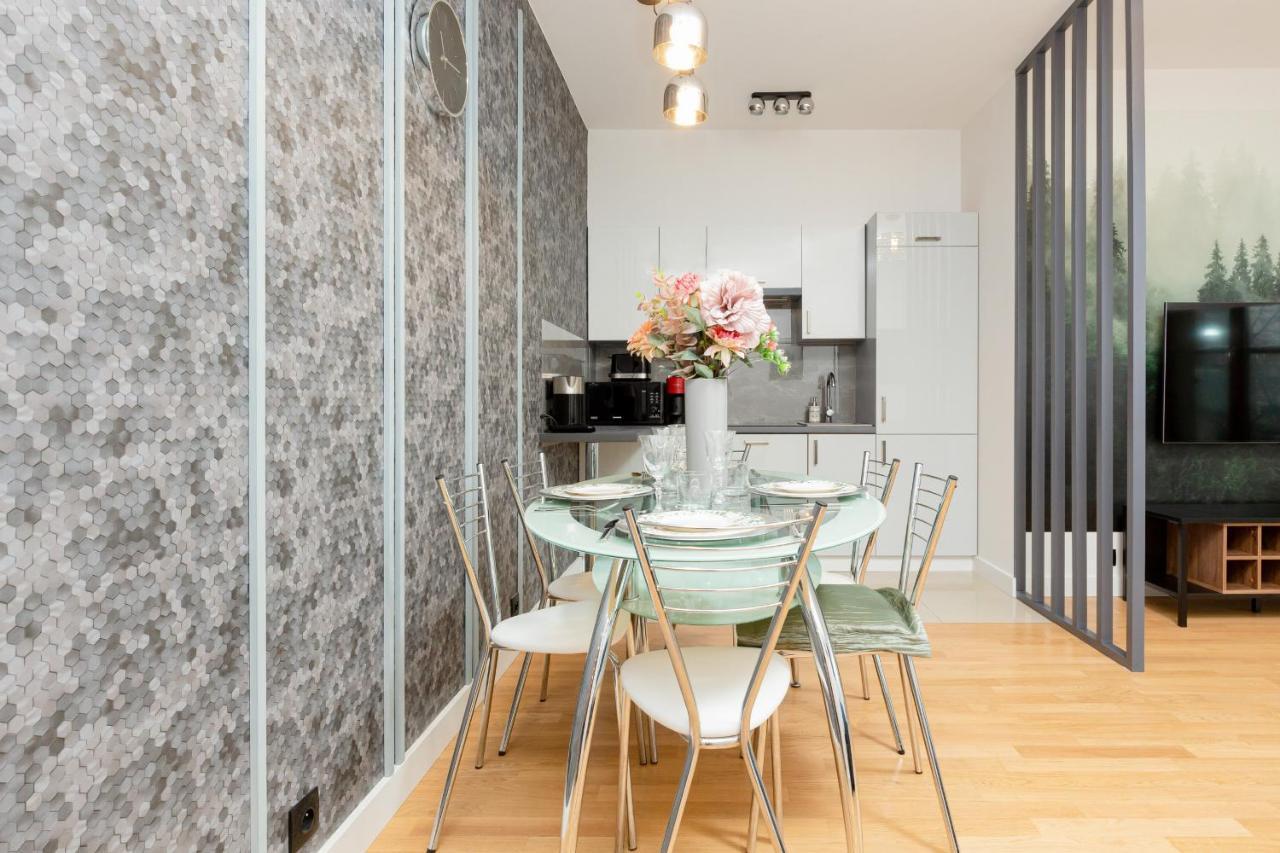 Park Arkadia Apartment With Parking Mokotow By Noclegi Renters Varsovie Extérieur photo