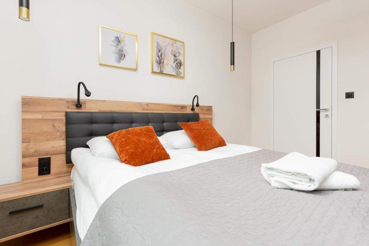 Park Arkadia Apartment With Parking Mokotow By Noclegi Renters Varsovie Extérieur photo