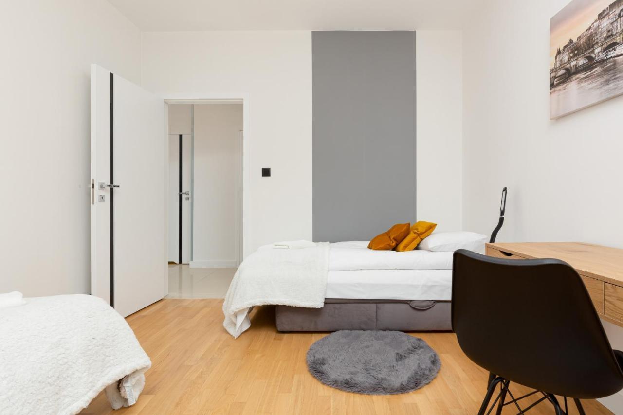 Park Arkadia Apartment With Parking Mokotow By Noclegi Renters Varsovie Extérieur photo