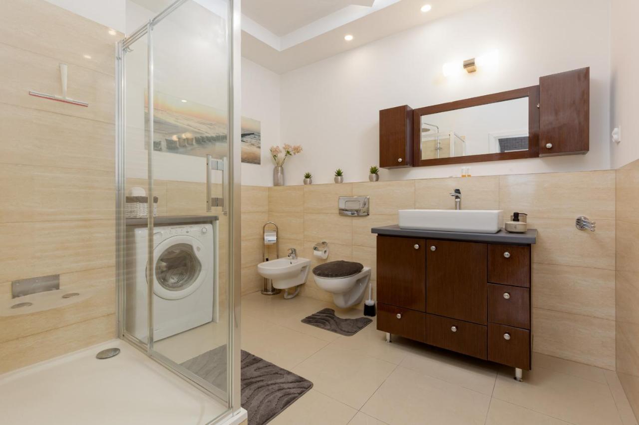Park Arkadia Apartment With Parking Mokotow By Noclegi Renters Varsovie Extérieur photo